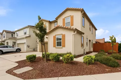 600 Duran Ct, Hollister, CA 95023