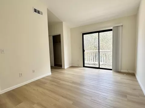 Living - 1108 Devonwood, Hercules, CA 94547 photo 5 of 5
