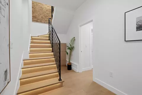 Entry Way - 563 23rd Ave, San Francisco, CA 94121 photo 3 of 4