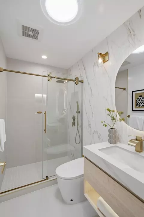 Bath - 563 23rd Ave, San Francisco, CA 94121 photo 4 of 6