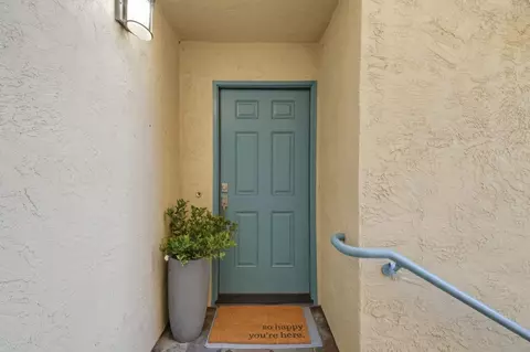 Entry Way - 931 Fassler Ave, Pacifica, CA 94044 photo 1 of 1