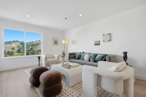 Living - 931 Fassler Ave, Pacifica, CA 94044 photo 2 of 8