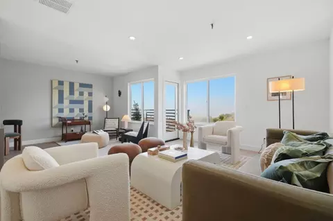 Living - 931 Fassler Ave, Pacifica, CA 94044 photo 3 of 8