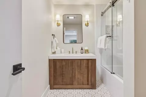 Bath - 41 Shepherds Knl, Pebble Beach, CA 93953 photo 3 of 3
