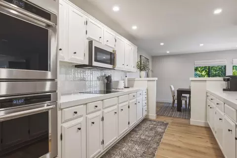Kitchen - 41 Shepherds Knl, Pebble Beach, CA 93953 photo 3 of 4