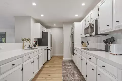 Kitchen - 41 Shepherds Knl, Pebble Beach, CA 93953 photo 4 of 4