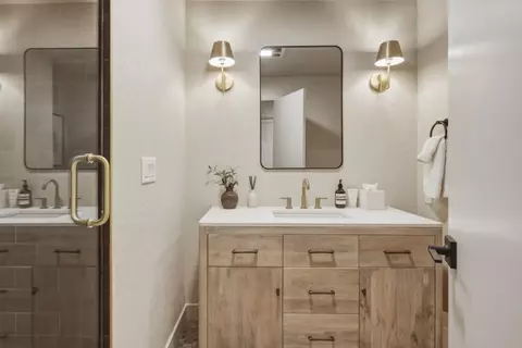 Bath - 41 Shepherds Knl, Pebble Beach, CA 93953 photo 1 of 3