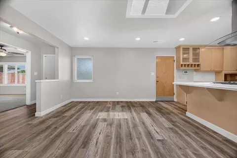 Living - 654 La Mesa Dr, Salinas, CA 93901 photo 3 of 3
