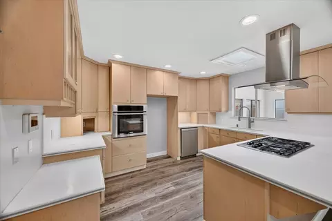 Kitchen - 654 La Mesa Dr, Salinas, CA 93901 photo 2 of 2