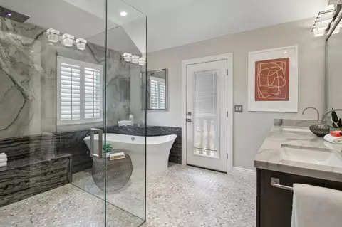 Bath - 316 Eagle Trace Dr, Half Moon Bay, CA 94019 photo 2 of 5