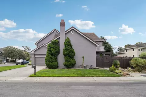 Exterior - 316 Eagle Trace Dr, Half Moon Bay, CA 94019 photo 2 of 10