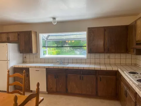 Kitchen - 832 Oddstad Blvd, Pacifica, CA 94044 photo 4 of 5