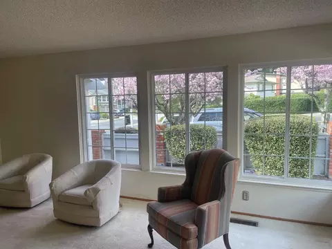 Living - 832 Oddstad Blvd, Pacifica, CA 94044 photo 4 of 5