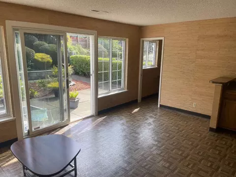 Living - 832 Oddstad Blvd, Pacifica, CA 94044 photo 2 of 5