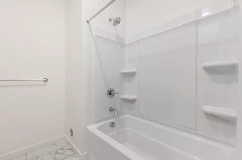 Bath - 6710 Optimum Loop, San Jose, CA 95119 photo 2 of 4