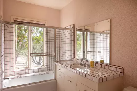 Bath - 35351 E Carmel Valley Rd, Carmel Valley, CA 93924 photo 6 of 6