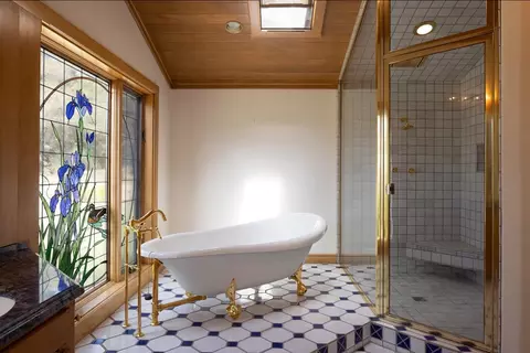 Bath - 35351 E Carmel Valley Rd, Carmel Valley, CA 93924 photo 4 of 6
