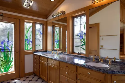 Bath - 35351 E Carmel Valley Rd, Carmel Valley, CA 93924 photo 3 of 6