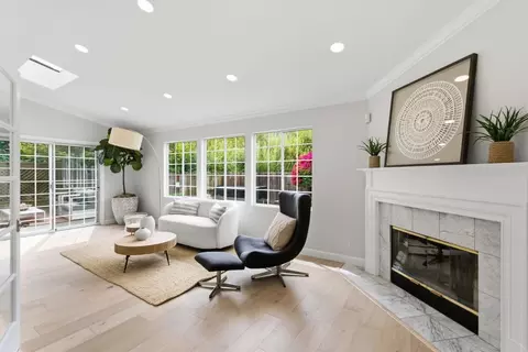 Living - 1384 Peralta Rd, Pacifica, CA 94044 photo 2 of 3
