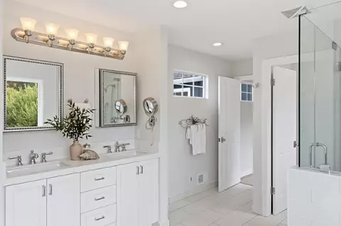 Bath - 1384 Peralta Rd, Pacifica, CA 94044 photo 3 of 4