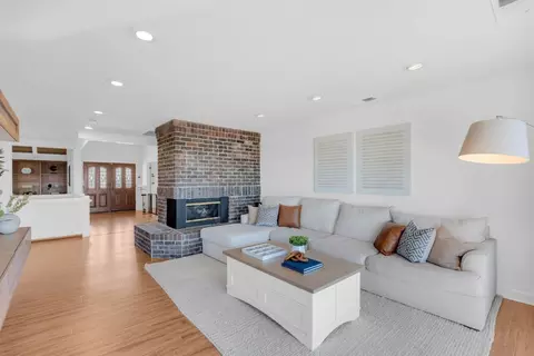 Living - 3020 Three Springs Rd, San Jose, CA 95140 photo 3 of 10