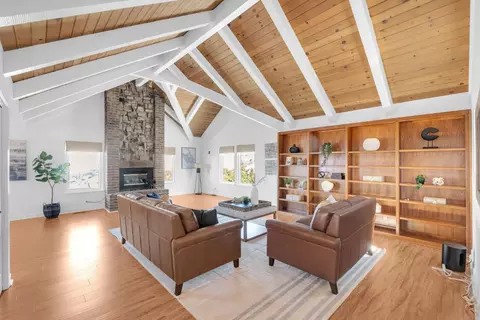 Living - 3020 Three Springs Rd, San Jose, CA 95140 photo 7 of 10