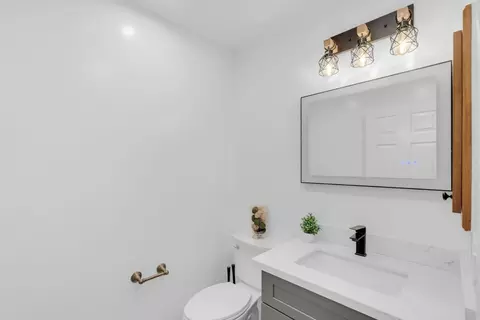 Bath - 3020 Three Springs Rd, San Jose, CA 95140 photo 1 of 10