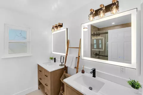 Bath - 3020 Three Springs Rd, San Jose, CA 95140 photo 7 of 10