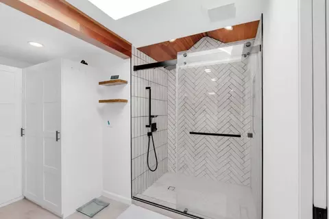 Bath - 3020 Three Springs Rd, San Jose, CA 95140 photo 5 of 10