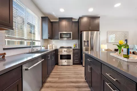 Kitchen - 539 Walker Dr, Mountain View, CA 94043 photo 3 of 4