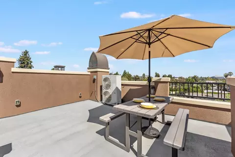 Exterior - 539 Walker Dr, Mountain View, CA 94043 photo 2 of 5