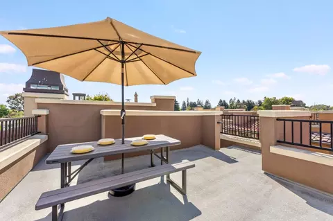 Exterior - 539 Walker Dr, Mountain View, CA 94043 photo 3 of 5