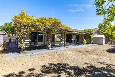 Exterior - 653 Red Cloud Rd, Paso Robles, CA 93446 photo 7 of 18