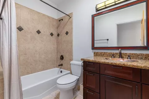 Bath - 653 Red Cloud Rd, Paso Robles, CA 93446 photo 4 of 5