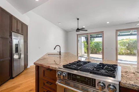 Kitchen - 653 Red Cloud Rd, Paso Robles, CA 93446 photo 5 of 6
