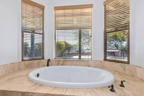 Bath - 653 Red Cloud Rd, Paso Robles, CA 93446 photo 1 of 5