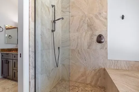 Bath - 653 Red Cloud Rd, Paso Robles, CA 93446 photo 3 of 5