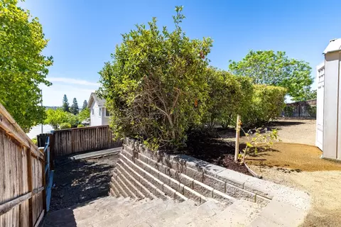 Exterior - 653 Red Cloud Rd, Paso Robles, CA 93446 photo 15 of 18
