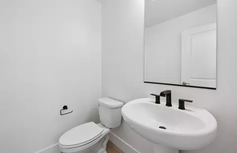 Bath - 612 Chamise Way, Milpitas, CA 95035 photo 4 of 11