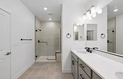 Bath - 612 Chamise Way, Milpitas, CA 95035 photo 6 of 11