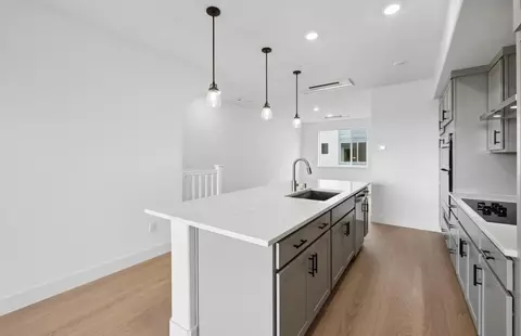 Kitchen - 612 Chamise Way, Milpitas, CA 95035 photo 2 of 5