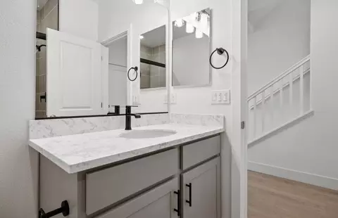 Bath - 612 Chamise Way, Milpitas, CA 95035 photo 3 of 11