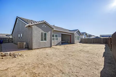 Exterior - 1367 Tannehill Dr, Manteca, CA 95337 photo 7 of 13