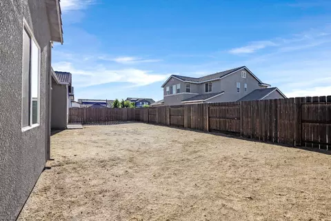 Exterior - 1367 Tannehill Dr, Manteca, CA 95337 photo 3 of 13