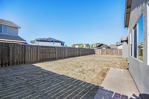 Exterior - 1367 Tannehill Dr, Manteca, CA 95337 photo 4 of 13