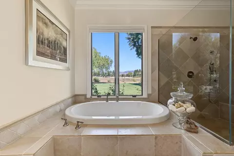 Bath - 10095 Pomo Pl, Gilroy, CA 95020 photo 3 of 5