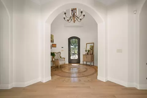 Entry Way - 10095 Pomo Pl, Gilroy, CA 95020 photo 3 of 4
