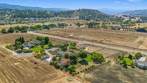 View/Area - 10095 Pomo Pl, Gilroy, CA 95020 photo 5 of 6