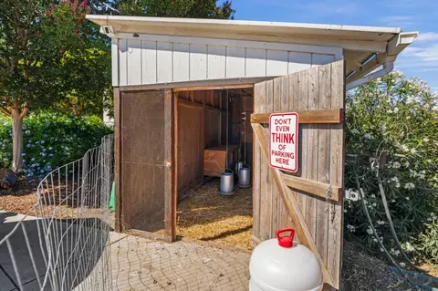 Exterior - 10095 Pomo Pl, Gilroy, CA 95020 photo 20 of 22