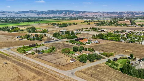View/Area - 10095 Pomo Pl, Gilroy, CA 95020 photo 3 of 6